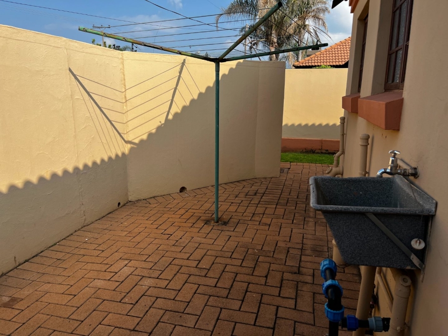 To Let 2 Bedroom Property for Rent in Melodie North West